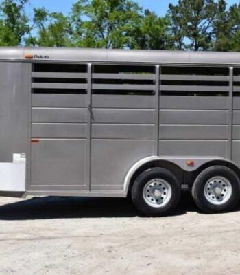 2017 CM 3HSLBP 3 Horse Trailer